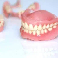 کامپوزیت و ساخت دندان مصنوعی