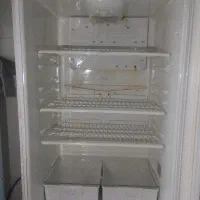 یخچال سالم وتمیز وماشین لباسشوی اتوماتیک