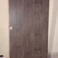 در کمد دیواری