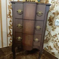 میزکنارسالنی مناسب تلفن ووسایل تزئینی