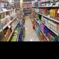 خانم جهت فروشندگی فروشگاه مواد غذایی