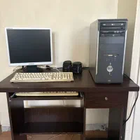 کامپیوتر به همراه میز و صندلی|رایانه رومیزی|اصفهان, خانه اصفهان|دیوار