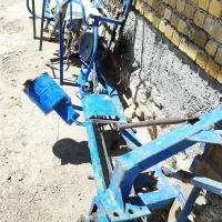 دروگر پشت تراکتوری