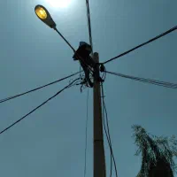 نصب کابل بالا پایه تیر برق برقکار سازمان