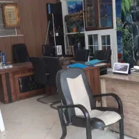 منشی دفتر فروش ملزومات پنجره دوجداره