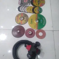 تعدادی صفحه برش سنگ فرز ویکعدد سیم سیار صنعتی