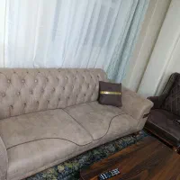 مبل هشت نفره ،پارچه چرم،بدنه چوب،کاملا سالم