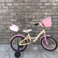 هر دو دوچرخه خارجی هستن|دوچرخه، اسکیت، اسکوتر|اسفراین, |دیوار