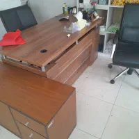فروش میز اداری هماره کناره و 1 عدد صندلی اداری