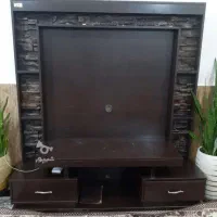 یک میز تلویزیون به فروش میرسد