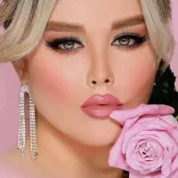 میکاپ و شنیون حرفه‌ای سالن ما، منزل شما با ۷۰۰