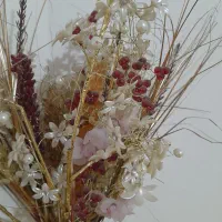 گدان چینی و گلهای کریستال