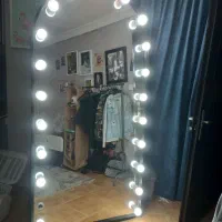 یک آینه قدی چراغدار|آرایشگاه و سالن‌های زیبایی|رشت, آب و برق|دیوار