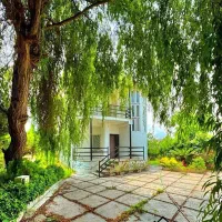 دوبلکس-با-حیاط-فوق-العاده-سرسبز