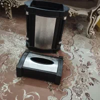 جای دستمال کاغذی و سطل اشغالی