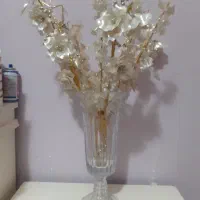 گلدان با گل