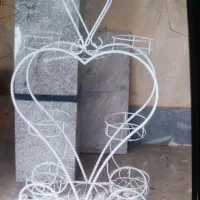 استند فلزی برای گیاه آپارتمانی