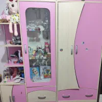 کمد بچه و کمد لباس برزنتی و یک عدد