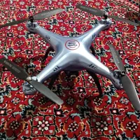 یه عدد ماشین کنترلی آفرود و یک عدد کواد کوپتر|اسباب‌‌بازی|بروجرد, |دیوار