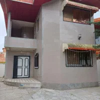 ویلای فوق زمین ۲۵۰ متر بنا ۱۸۰ می باشد