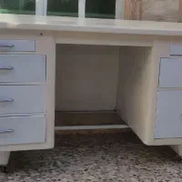 میز اداری آهنی