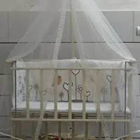 تخت و گهواره کودک