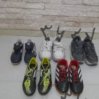 کفش ورزشی و کتانی و کت شلوار و لباس بچه