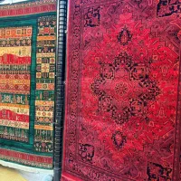 فرش سنتی قرمز لاکی و سبز بلوچ،قشقایی،ترکمن،چالشتر|فرش|اصفهان, نصرآباد|دیوار