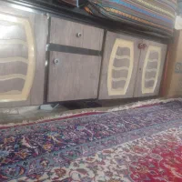 کمد  در حد نو طرح چوب قهوه ای ب
