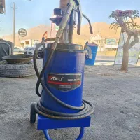 گریس پمپ بادی ووفو مدل RH11210 ظرفیت ۱۲ لیتر