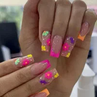 خدمات ناخن با ۱۵ سال سابقه تهران کیش ترکیه