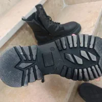 بوت نو|کیف، کفش، کمربند|میانه, |دیوار