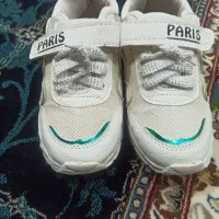 یک جفت کفش نو
