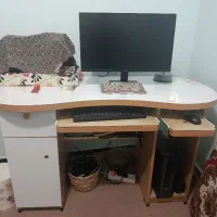 میز کامپیوتر
