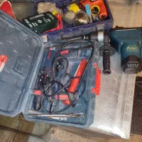 یک بتن کن و دو دریل