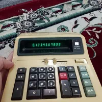 ماشین حساب شارپ برقی قدیمی