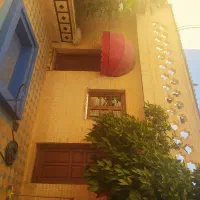 خوابگاه-دخترانه-در-محیطی-باصفا