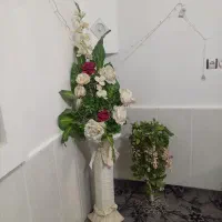 دو عدد گل مصنوعی