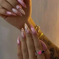 آموزش کاشت ناخن ب صورت خصوصی و پشتیبانی نامحدود