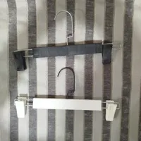گیره و آویز لباس و شلوار