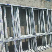 کارگر ماهر و نیمه ماهر upvc