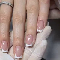 کاشت ناخن با هزینه کم