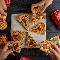 استخدام خانم یا اقا جهت کار در پیتزا فروشی