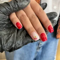 تخفیف جذاب روی خدمات ترمیم وکاشت ناخن/ ژلیش/فرنچ