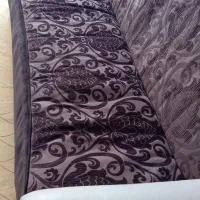 ۲ عدد مبل راحتی ۳نفره ۳عدد میز عسلی