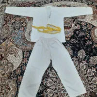 لباس کاراته با کمربند زرد