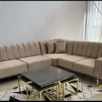 یک عدد مبلمان ال ۸ نفره وجلومبلی فلزی زیبا