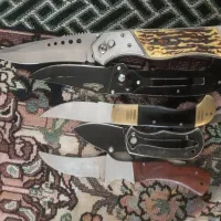 تعدادی چاقو کلکسیونی