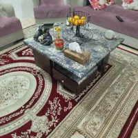 مبلمان هفت نفره همراه با میز نهارخوری ست هم میباشد