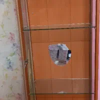 بوفه و تخته وایت برد و قاب عکس و توپ